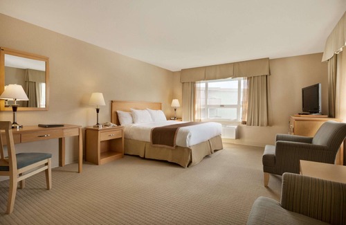 Regional District of Nanaimo Hotel | Ramada by Wyndham Nanaimo