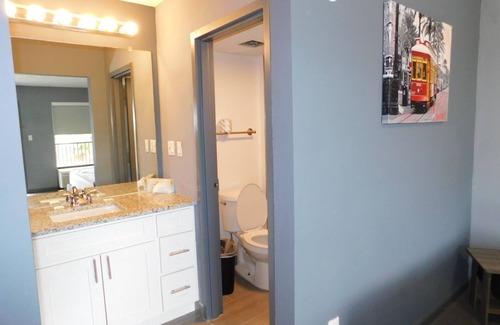 Viavant - Venetian Isles Hotel | Ramada by Wyndham New Orleans