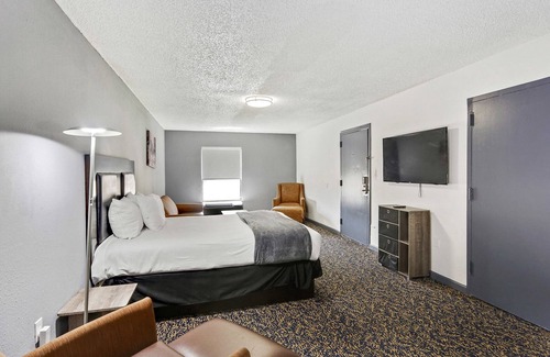 Viavant - Venetian Isles Hotel | Ramada by Wyndham New Orleans