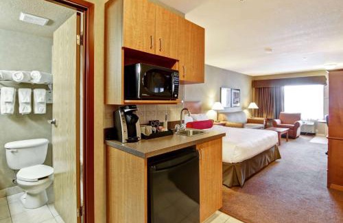 Ponoka Hotel | Ramada by Wyndham Ponoka