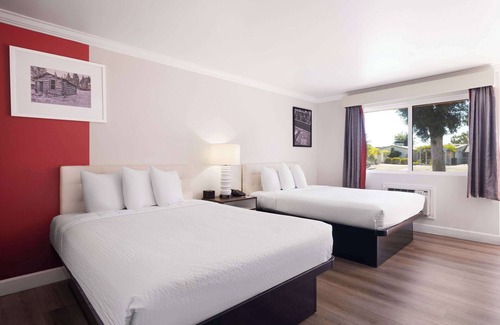 Poway Hotel | Ramada by Wyndham San Diego Poway Miramar