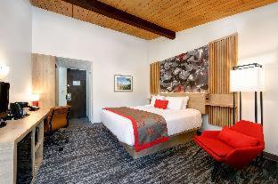Santa Barbara Hotel | Ramada by Wyndham Santa Barbara