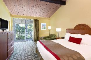 Santa Barbara Hotel | Ramada by Wyndham Santa Barbara