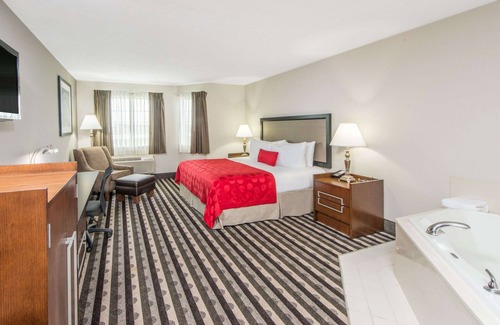 Springfield Hotel | Ramada by Wyndham Springfield North