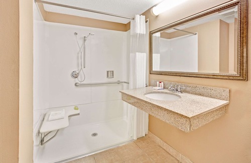 Barium Springs Hotel | Ramada by Wyndham Statesville