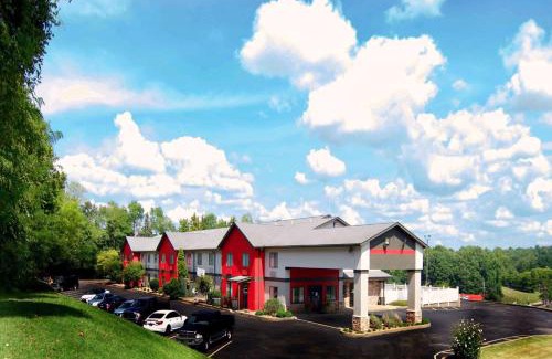Tell City Hotel | Ramada by Wyndham Tell City