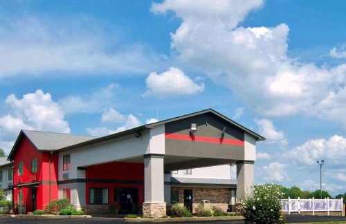 Tell City Hotel | Ramada by Wyndham Tell City