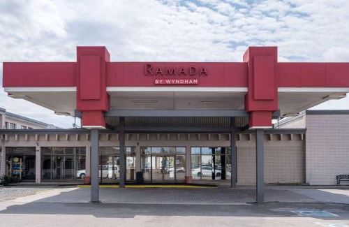 Thunder Bay Hotel | Ramada by Wyndham Thunder Bay Airlane Hotel