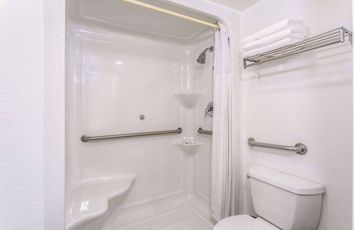 Altamonte Springs Hotel | Ramada by Wyndham Altamonte Springs Near I-4