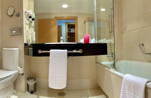 Almussafes Hotel | Ramada by Wyndham Valencia Almussafes