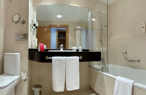 Almussafes Hotel | Ramada by Wyndham Valencia Almussafes