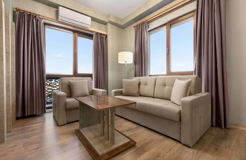 Edremit Hotel | Ramada by Wyndham Van