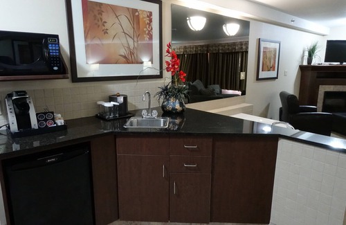 Weyburn Hotel | Ramada by Wyndham Weyburn