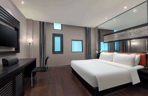 Jingkou District Hotel | Ramada by Wyndham Zhenjiang Dagang New District