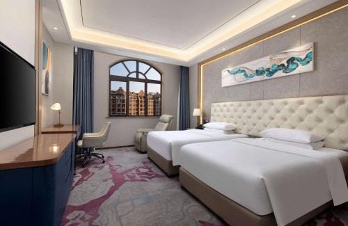 Yicheng District Hotel | Ramada by Wyndham Zhumadian West Station
