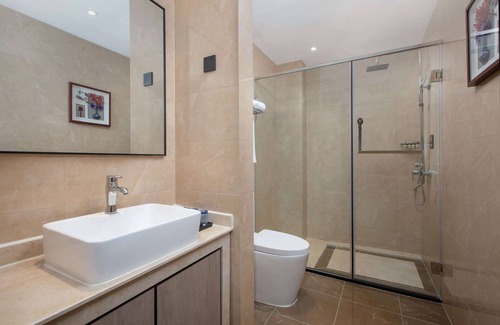Kuiwen District Hotel | Ramada Encore by Wyndham Linqu Downtown