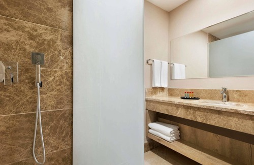 Sekerpinar Hotel | Ramada Encore by Wyndham Gebze