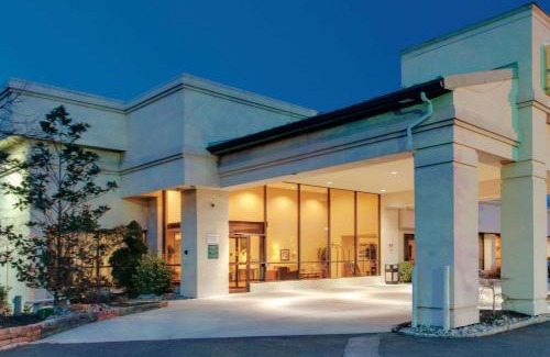 Fairfield Hotel | Ramada Inn by Wyndham Fairfield NJ