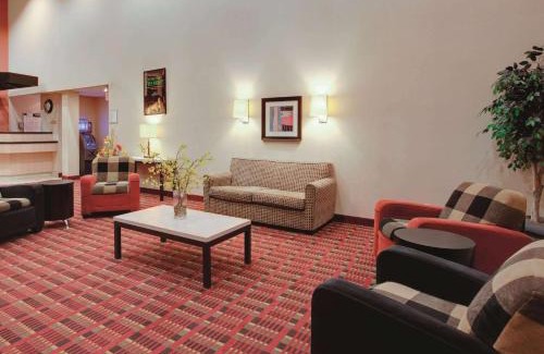 Fairfield Hotel | Ramada Inn by Wyndham Fairfield NJ