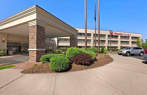 Holtsville Hotel | Ramada Plaza by Wyndham Holtsville Long Island