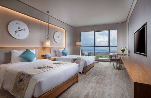 Chengjiang County Hotel | Ramada Plaza Fuxian Lake