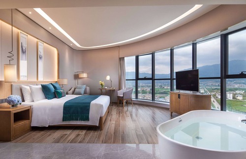 Chengjiang County Hotel | Ramada Plaza Fuxian Lake