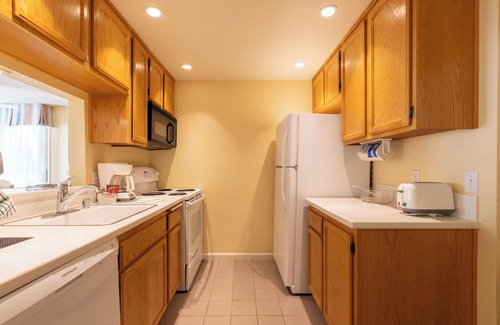 San Diego Country Estates Hotel | Ramona Retreat | 2 Units | Pool & Balcony | Full Kitchen