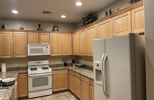 Oro Valley House | RAMS Pass 4BR Vacation Home