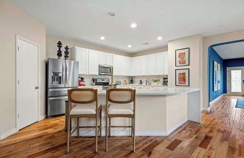 Leander House | Ran · Artist Retreat in North Austin | Endless Amenities