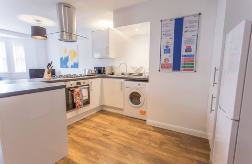 Cowley Apartment | Rana Ct 10 (The Sheldonian Suite) | 1 Bed Apt