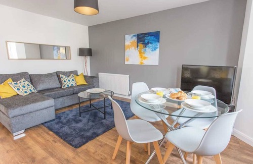 Cowley Apartment | Rana Ct 8 (Randolph Suite) | 2 Bed 1st Floor Apt Duplex