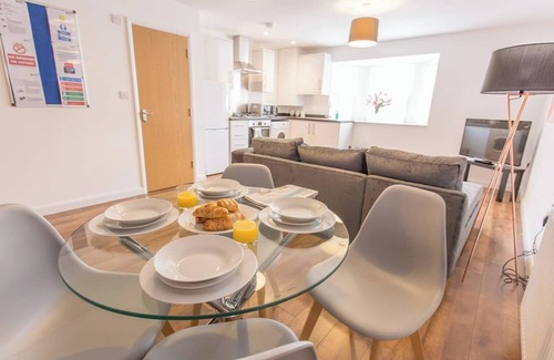 Cowley Apartment | Rana Ct 9 (Spires Suite) | 1 Bed 1st Floor Duplex Apt.