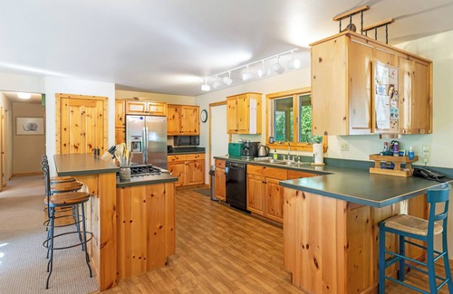 Clinton Cabin | Ranch Creek Ranch - Stunning Home in The Mountains Of Western Montana