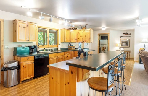 Clinton Cabin | Ranch Creek Ranch - Stunning Home in The Mountains Of Western Montana