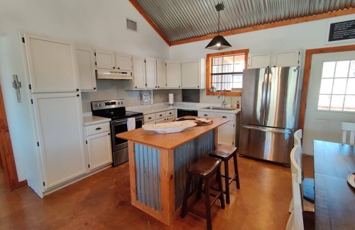 Johnson City House | Ranch Escape w/ Firepit+ 5 Minutes to Wineries