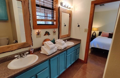 Johnson City House | Ranch Escape w/ Firepit+ 5 Minutes to Wineries