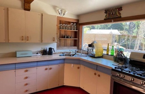 Cleone House | Ranch home w/hot tub in the Mendocino Redwoods. Pet- & family-friendly.