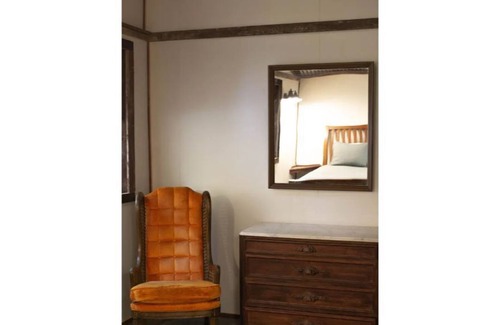 Days Creek House | Ranch House #2 2BR- Farm Tours- Near Crater Lake