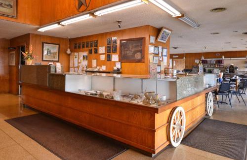 Sweetwater Hotel | Ranch House Motel