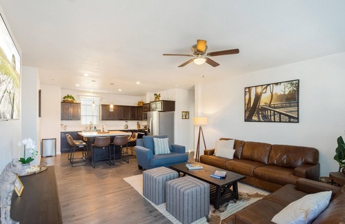 Temecula House | Ranch House View+Tub - 4 bedroom, 4 bath home on-site of Galway Downs