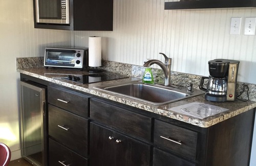 Weatherford House | RANCH LIFE! Guest House on Ranch with Pool & Hot Tub