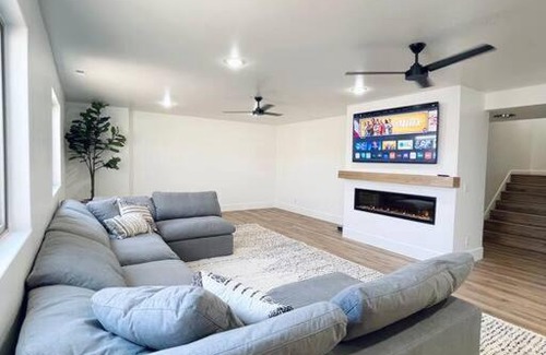 Eagle Mountain Villa | Ranch Mansion 6 Acres & 360 Mnt Views & Hiking!
