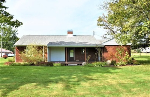 Meadville House | Ranch near Conneaut Lake, Pymatuning Lake, and Lake Erie