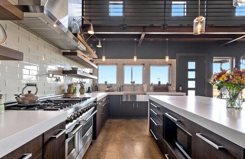 Fredericksburg House | Ranch Overlooking Enchanted Rock - Hot Tub|Gym