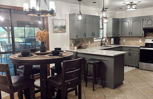 Shreveport House | Ranch & Retreat in Caddo Parish