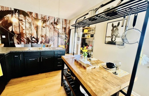 Selbyville House | 🌟Ranch Stay- Farm Animals, Jacuzzi, Arcade, Beaches🌟