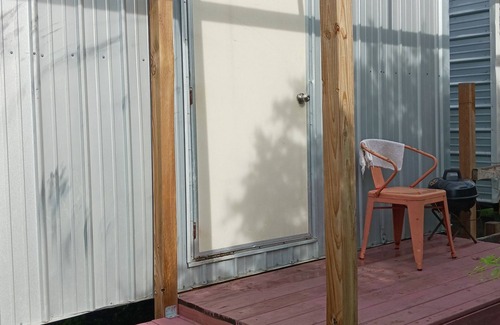 Sinton Cottage | Ranch style camp setting