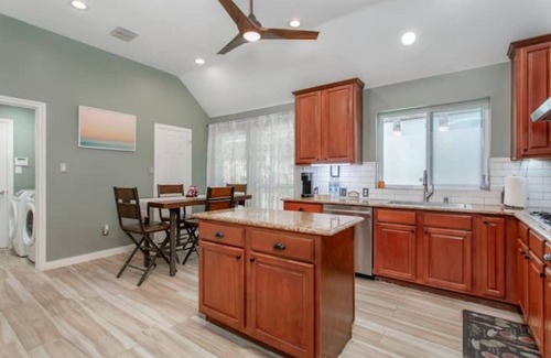 Plano House | Ranch Style Home Walk2Park+Shopping/Near Headquarters DR/Major Hospitals