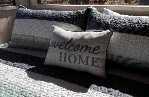 Cambria Cabin | Ranch style living with incredible views!
