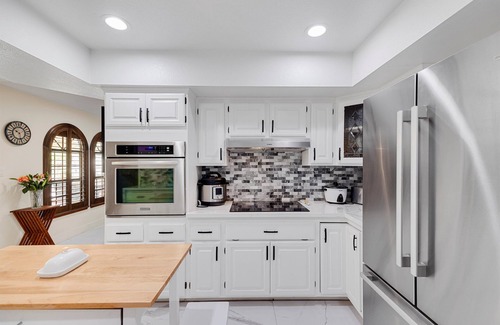 Enterprise House | Ranch style villa with pool and spa